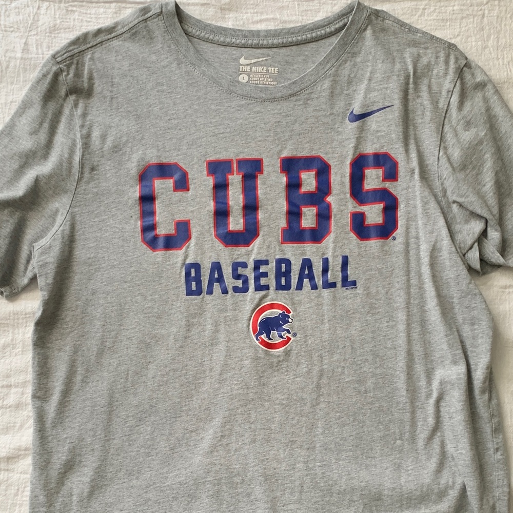 LAST CALL: Nike Gray Cubs Baseball Tee